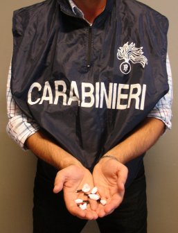 In manette un 52enne per concorso in spaccio di droga: pagherà 10mila euro